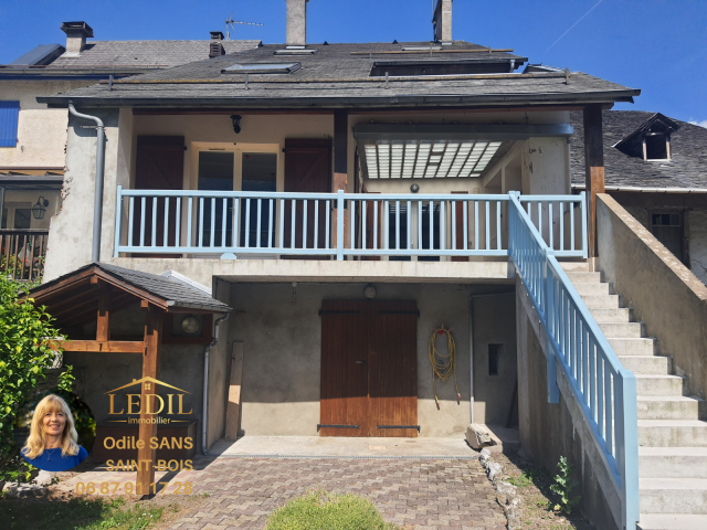 Appartement T3 avec terrasse, balcon, jardin privatif, garage, atelier et vue montagnes